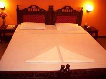 Hotel Charring Cross Ooty Exterior photo